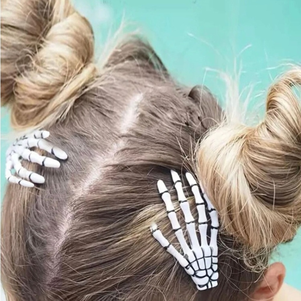 🆕Skeleton hands barrettes